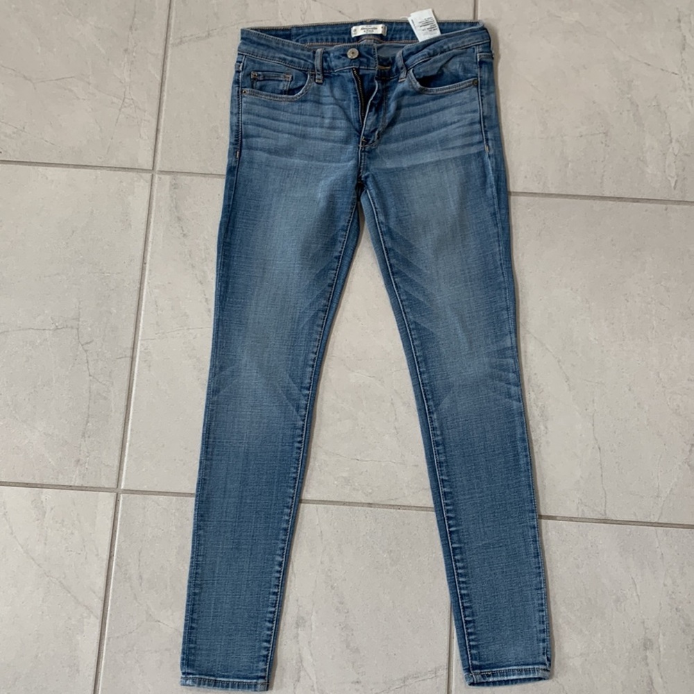 Abercrombie jeans - Picture 2 of 3